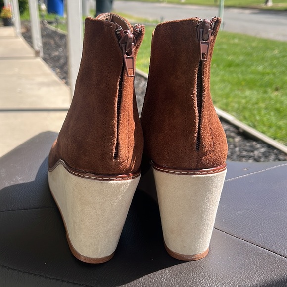 HIGGINS boots - Picture 3 of 9